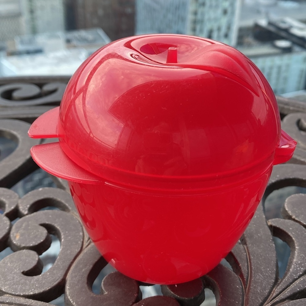 TUPPERWARE - Red Apple Keeper Container - Picture 9 of 9